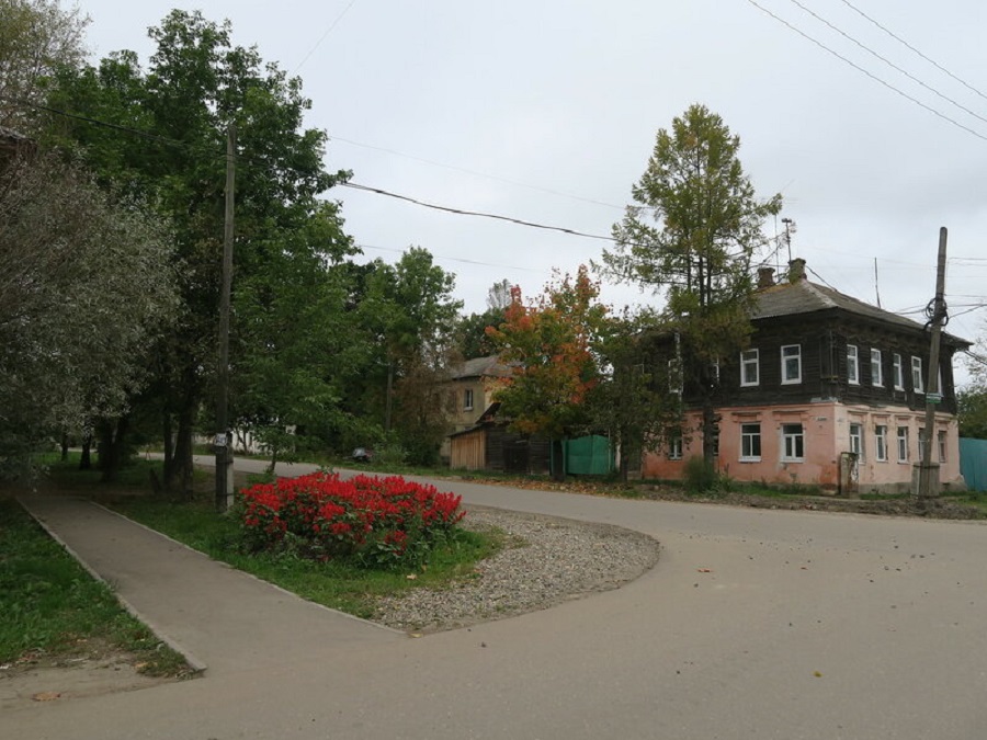 Гражданские здания Романовской стороны